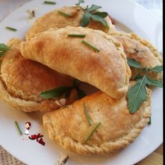 A picture of Koo Mixed Veg Curried Pies.