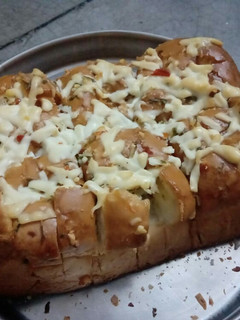 गार्लिक ब्रेड (garlic bread recipe in Hindi) रेसिपी मुख्य फोटो