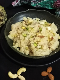 A picture of Sitafal Halwa (custard apple Halwa).