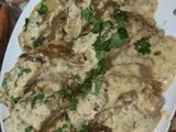 رولي البطاطس بصلصة الجبن والفطر