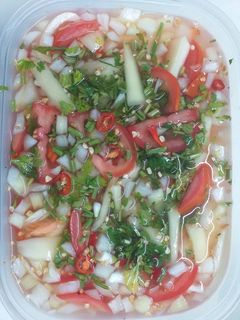 Chilis paradicsomsaláta recept fotója