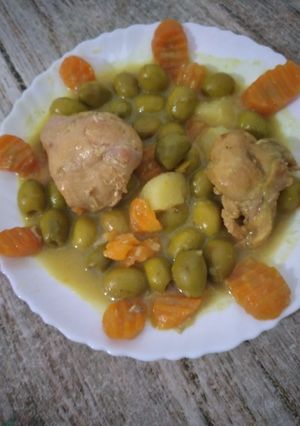 صورة لوصفة زيتون بالدجاج بمرق ابيض