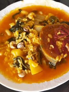 Una foto de Arròs en bledes i caragols (Arroz con acelgas y caracoles)