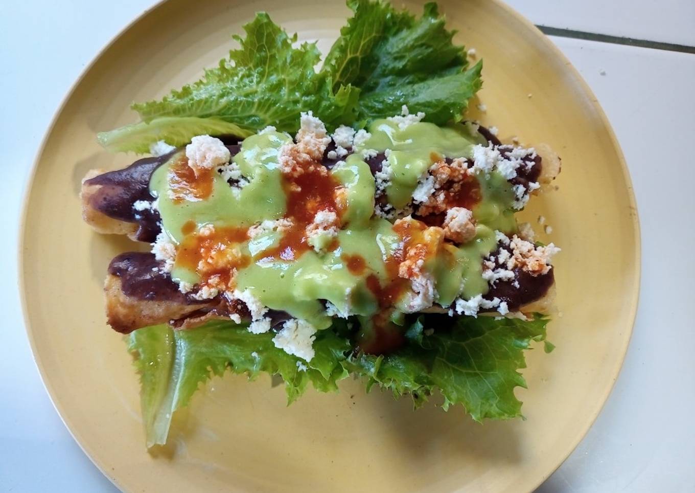 Tacos dorados de quesillo