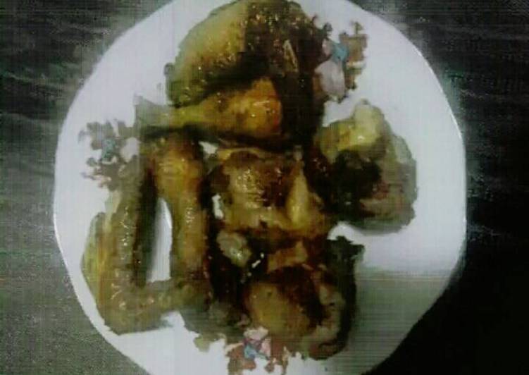 Resep Ayam goreng ala mama oleh Dapur Eddytia - Cookpad