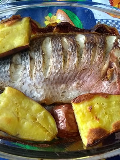 Foto de Tilápia assada com batata doce