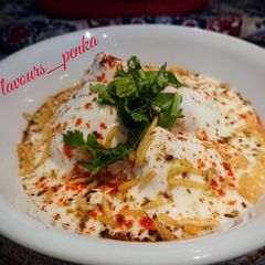 A picture of Dahi vada.