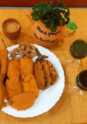 A picture of Pakoda Platter.