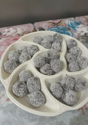صورة لوصفة كرات البسكويت بالبندق