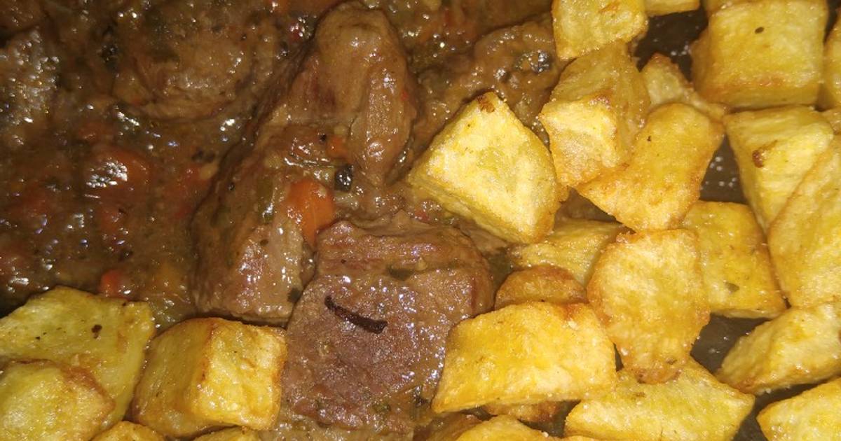 Carne de aguja con papas fritas Receta de Maria Beatríz Fernández- Cookpad
