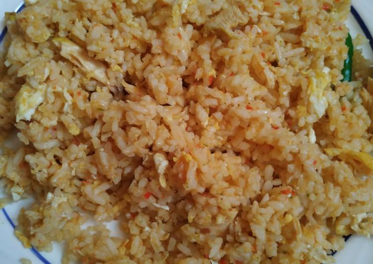 Bagaimana Membuat Nasi goreng ayam dan telur🐔🍳🍚, Enak