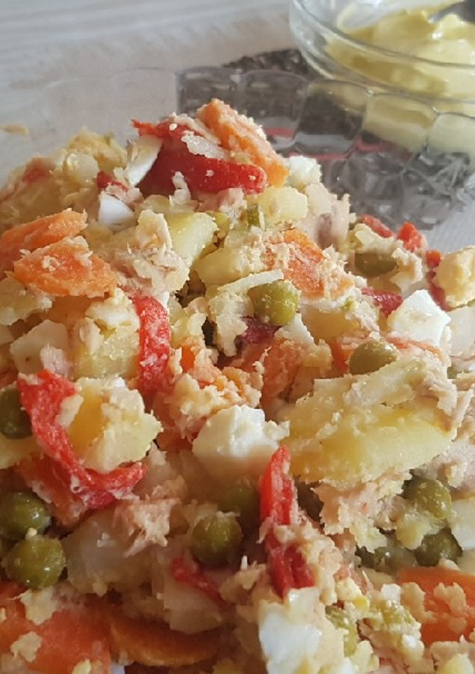 Una foto de Ensaladilla rusa con mahonesa casera