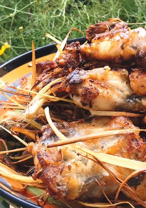 Hình của món Ếch chui rơm.