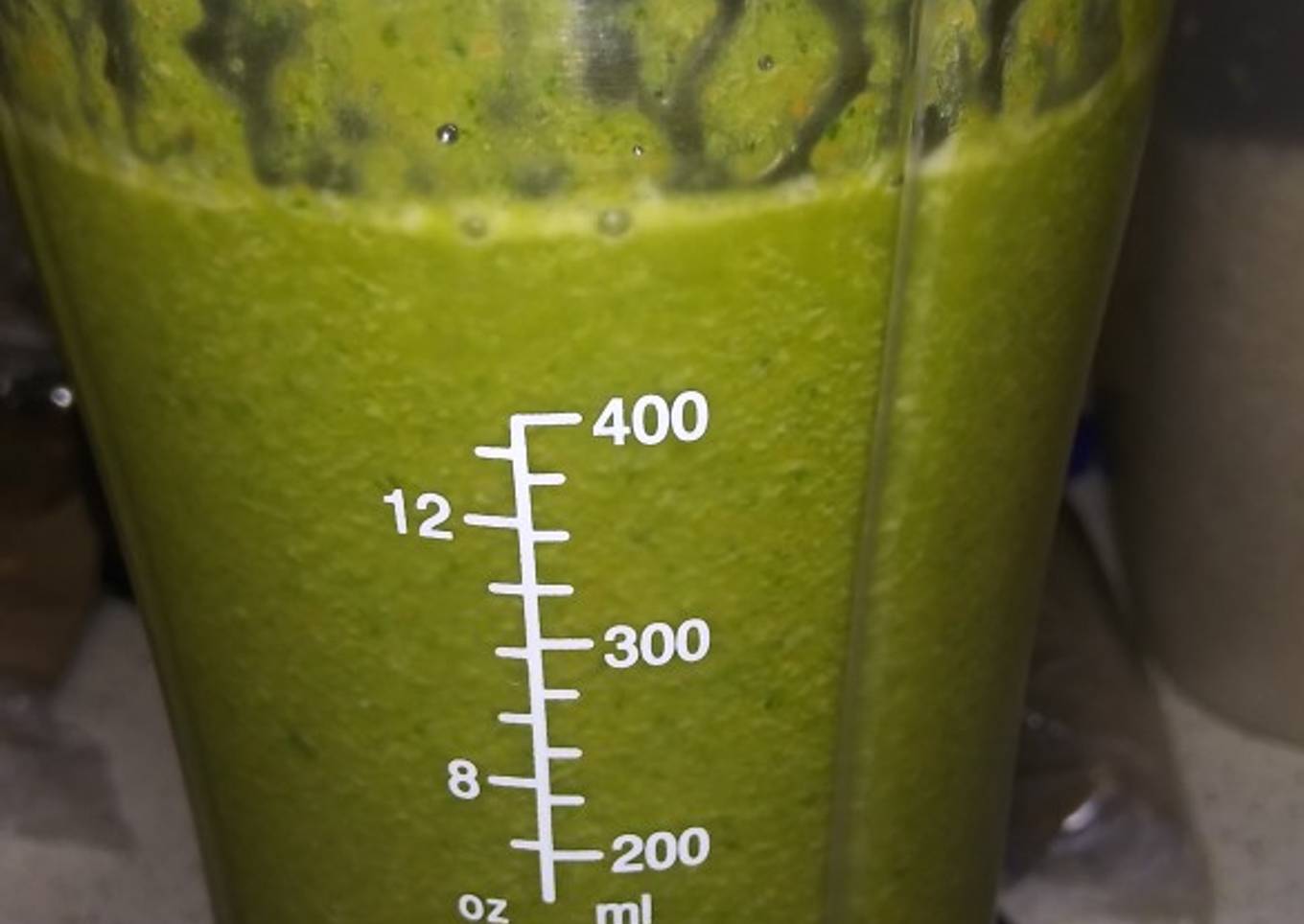 Jugo verde con zanahoria