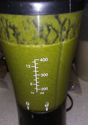 Una foto de Jugo verde con zanahoria