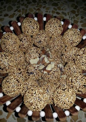 صورة لوصفة كرات تمر محشية بالجوز