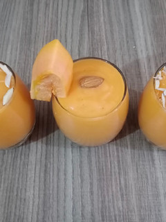 પપૈયુ (Papaya milkshake Recipe in Gujarati) રેસીપી મુખ્ય ફોટો
