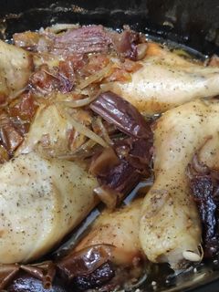 Una foto de Muslos de pollo con dátiles en Slowcooker