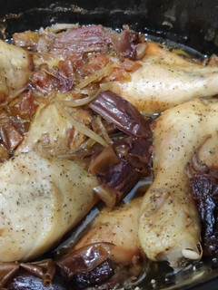Una foto de Muslos de pollo con dátiles en Slowcooker