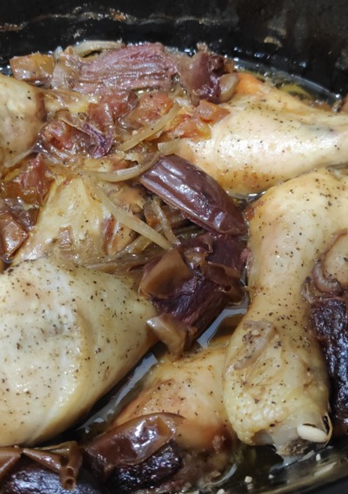 Una foto de Muslos de pollo con dátiles en Slowcooker