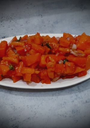 A picture of Papaya salsa.