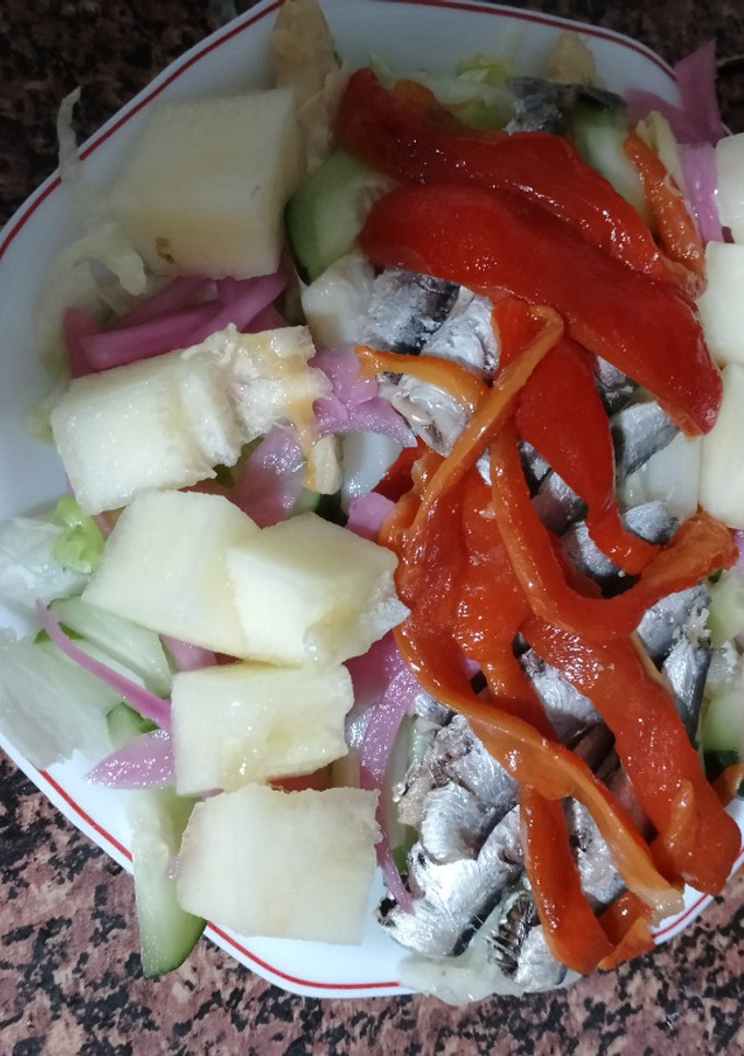 Una foto de Ensalada de Espárragos, sardinillas y melón