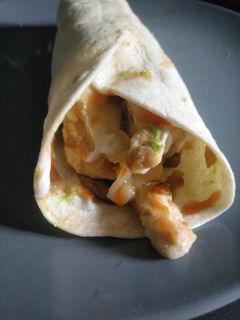 Una foto de Wrap de pavo, champiñones y aguacate