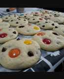 Cookies de manteca con chips de chocolate y rocklets