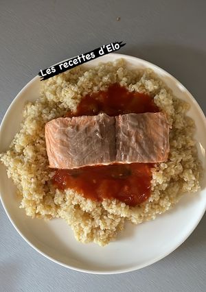 Une photo de Saumon ratatouille et boulgour