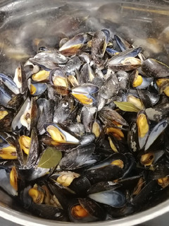 Una foto de Mejillones al vapor
