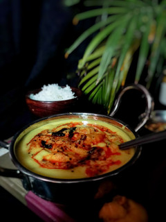 कड़ी पकोडा (kadhi pakoda recipe in Hindi) रेसिपी मुख्य फोटो