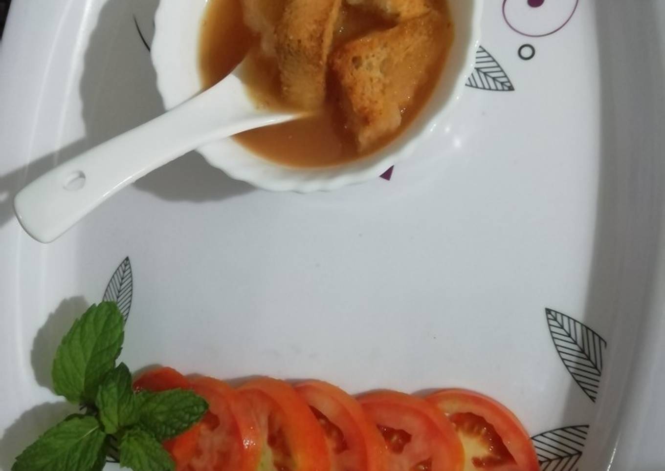 Very simple and light tomato soup