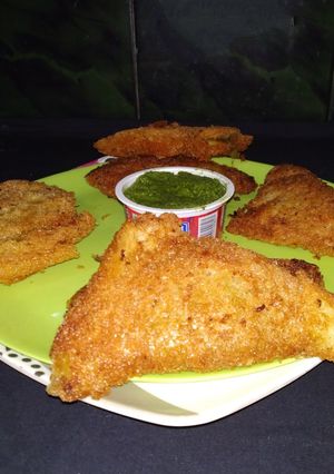 A picture of Bread Somosa.
