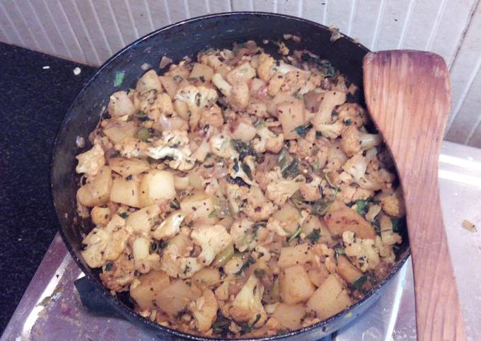 Authentic Aloo Gobi Dry Masala