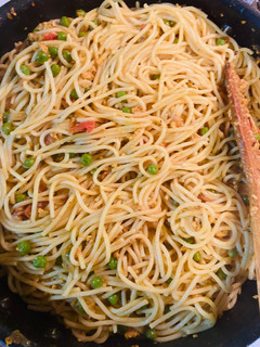A picture of Chow mein.