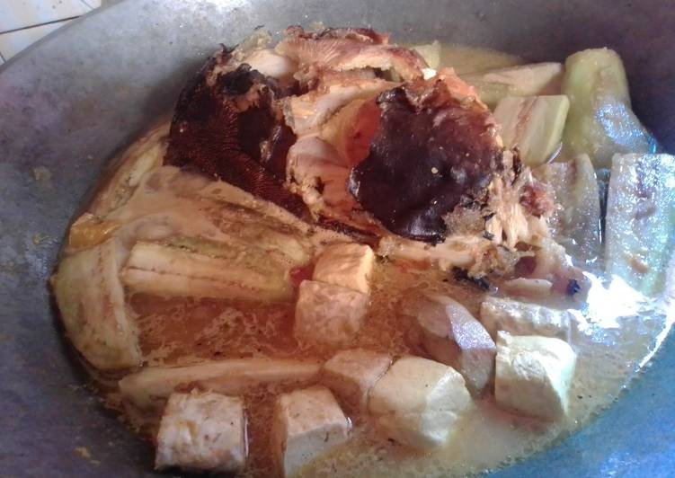 Resep Kepala ikan mangut bumbu kuning, Lezat Sekali