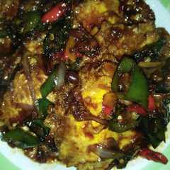 A picture of Oseng Telur Ceplok Bumbu Teriyaki.