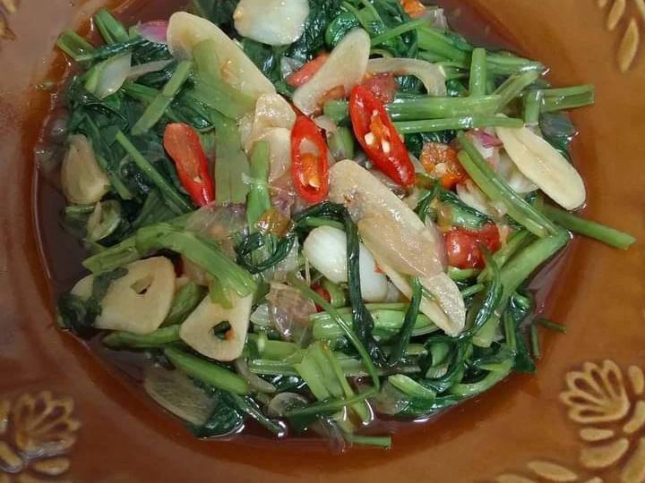 Langkah Gampang Membuat Resep Tumis Kangkung Saus Tiram Ala Resto yang Enak Banget Anti Ribet, Uenak Banget
