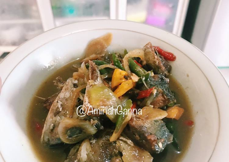 Bahan mengolah Ikas asin peda sambal ijo, Lezat Sekali