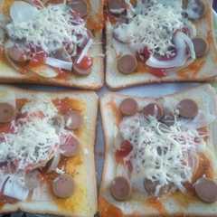 รูปของ Pizza Roti Tawar Teflon