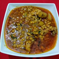A picture of Daal Chicken.