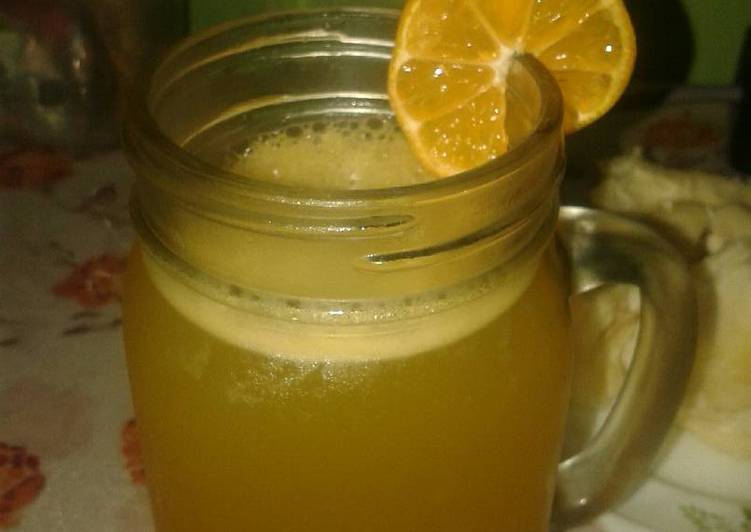 Langkah Mudah untuk Menyiapkan Jus jeruk yang Enak Banget