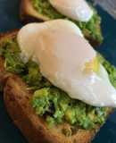 Avocado toast + huevo poché 🥑🥚