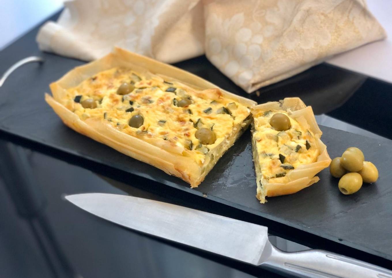 Quiche courgettes, feta, olives aux feuilles de brick