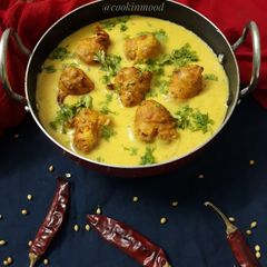 A picture of Punjabi Kadhi Pakoda.