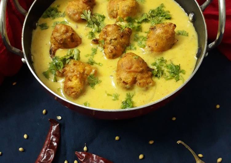 Punjabi Kadhi Pakoda