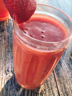 Una foto de Batido de fresa natural