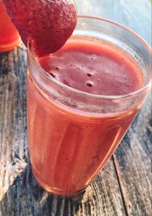 Una foto de Batido de fresa natural