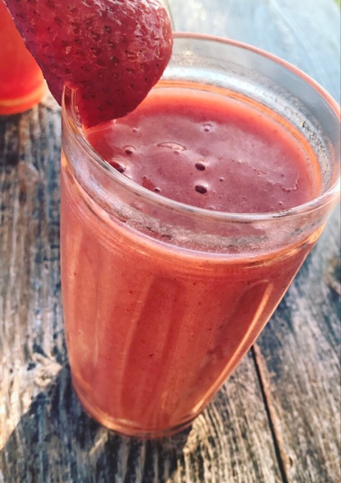 Una foto de Batido de fresa natural