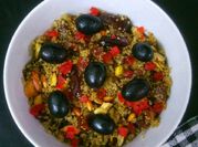 A picture of dry fruits raisin